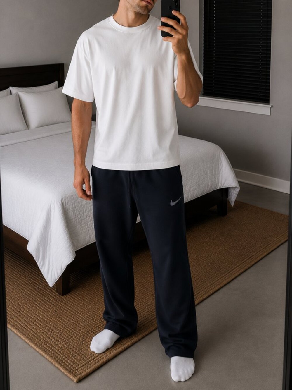 Nike Therma-Fit Large Open Hem Sweat Pants Joggers Black 932253 010